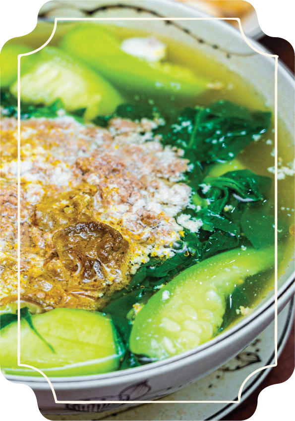 Crab soup with jute leaves